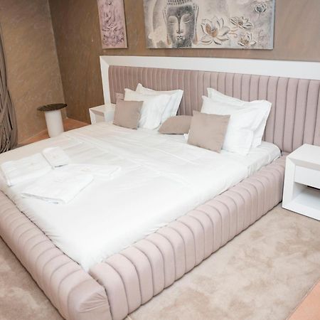 Hotel Pernoca Durrës Buitenkant foto