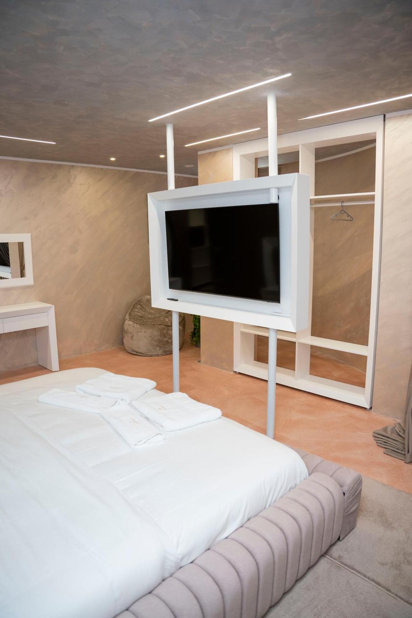 Hotel Pernoca Durrës Buitenkant foto