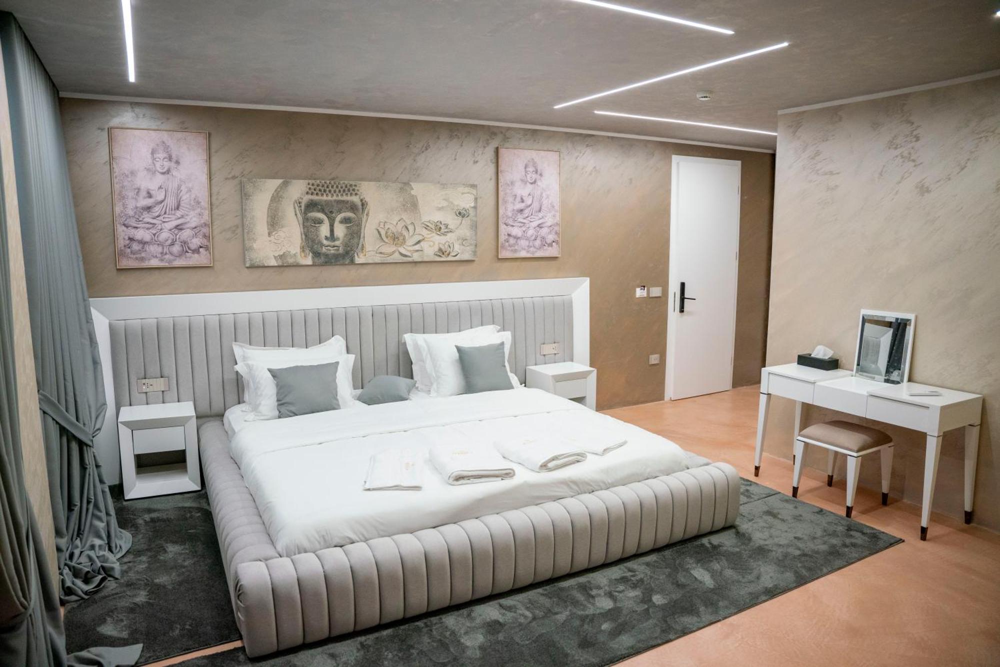 Hotel Pernoca Durrës Buitenkant foto