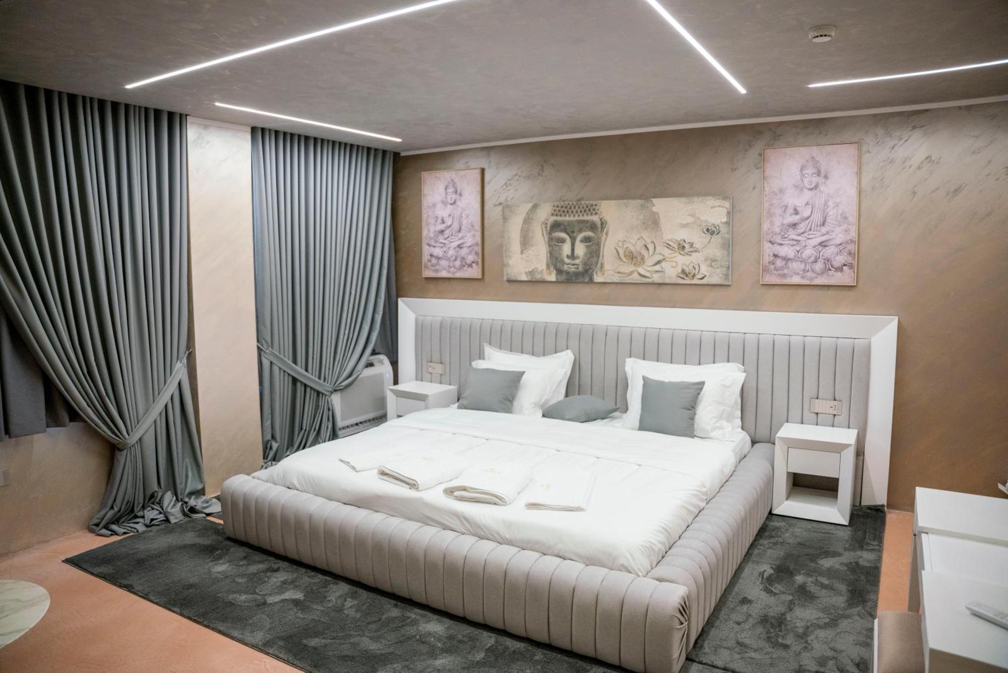 Hotel Pernoca Durrës Buitenkant foto