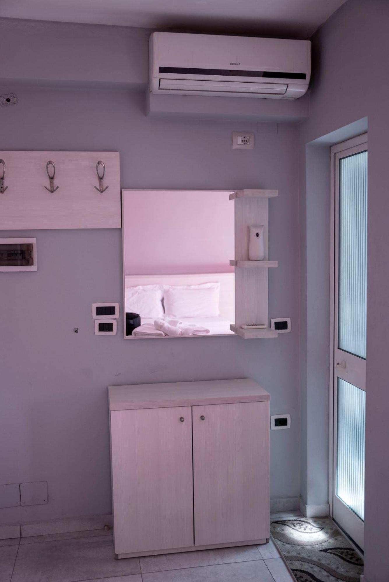 Hotel Pernoca Durrës Buitenkant foto