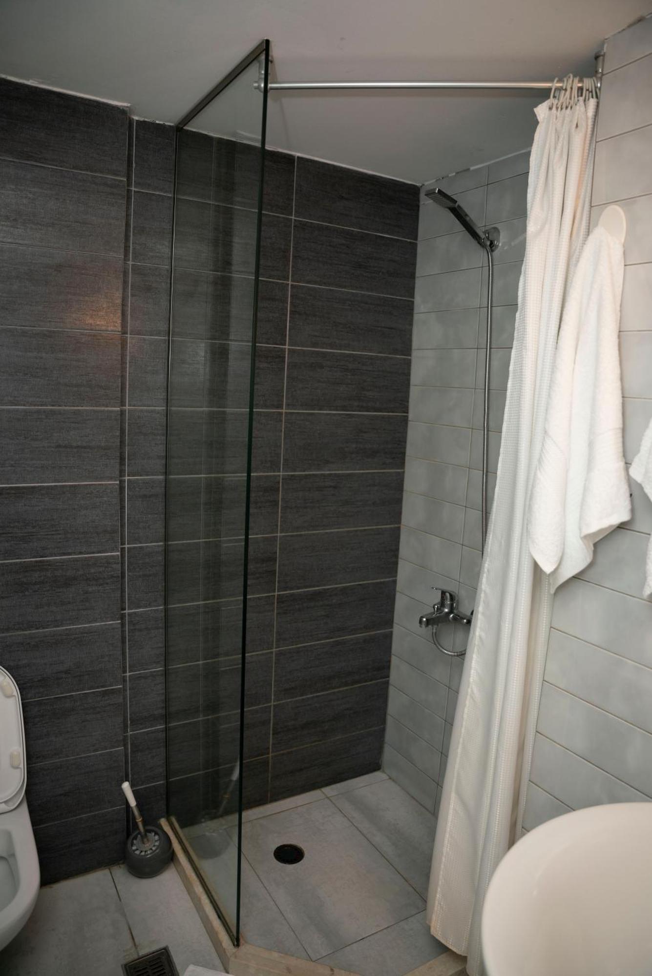 Hotel Pernoca Durrës Buitenkant foto