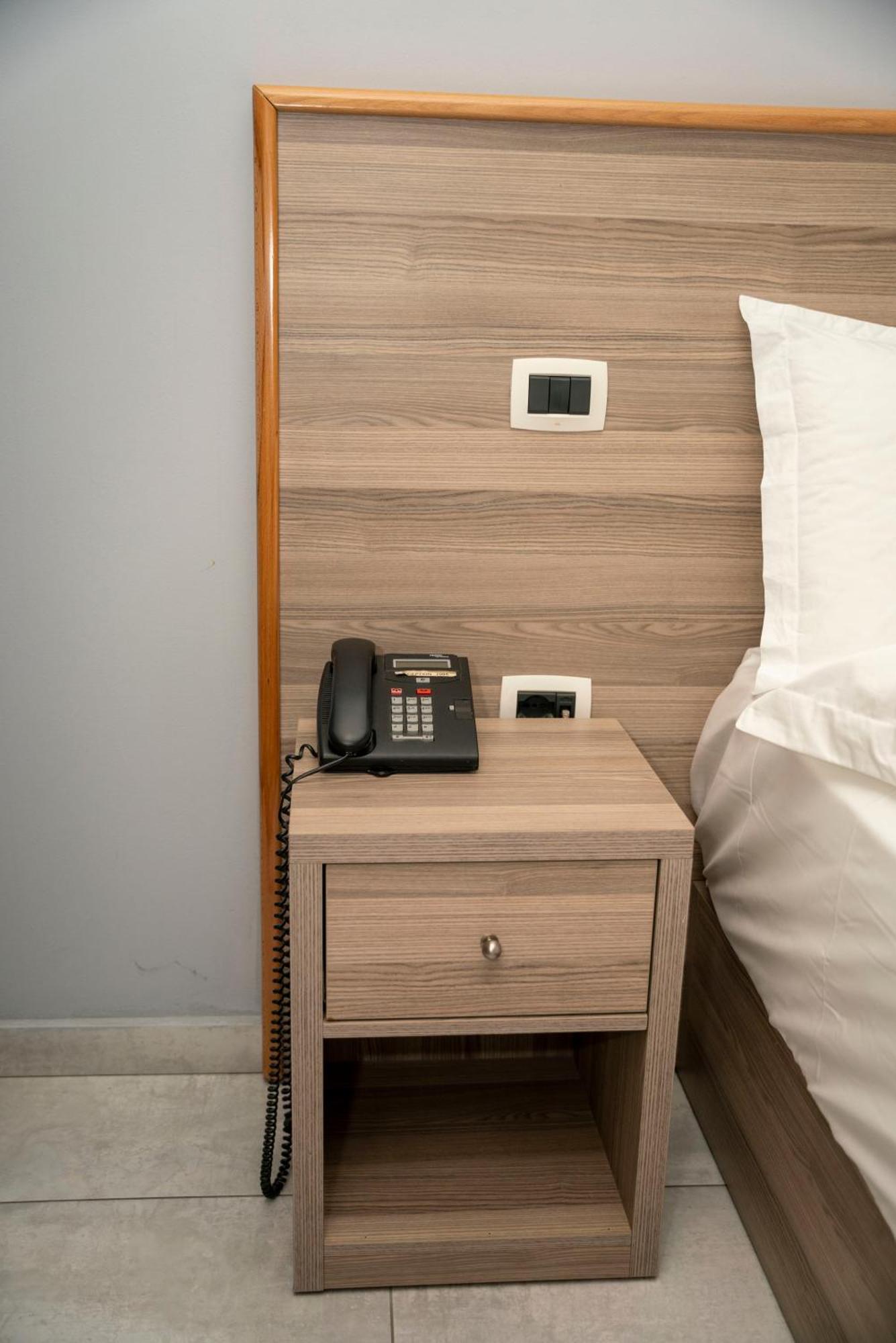 Hotel Pernoca Durrës Buitenkant foto